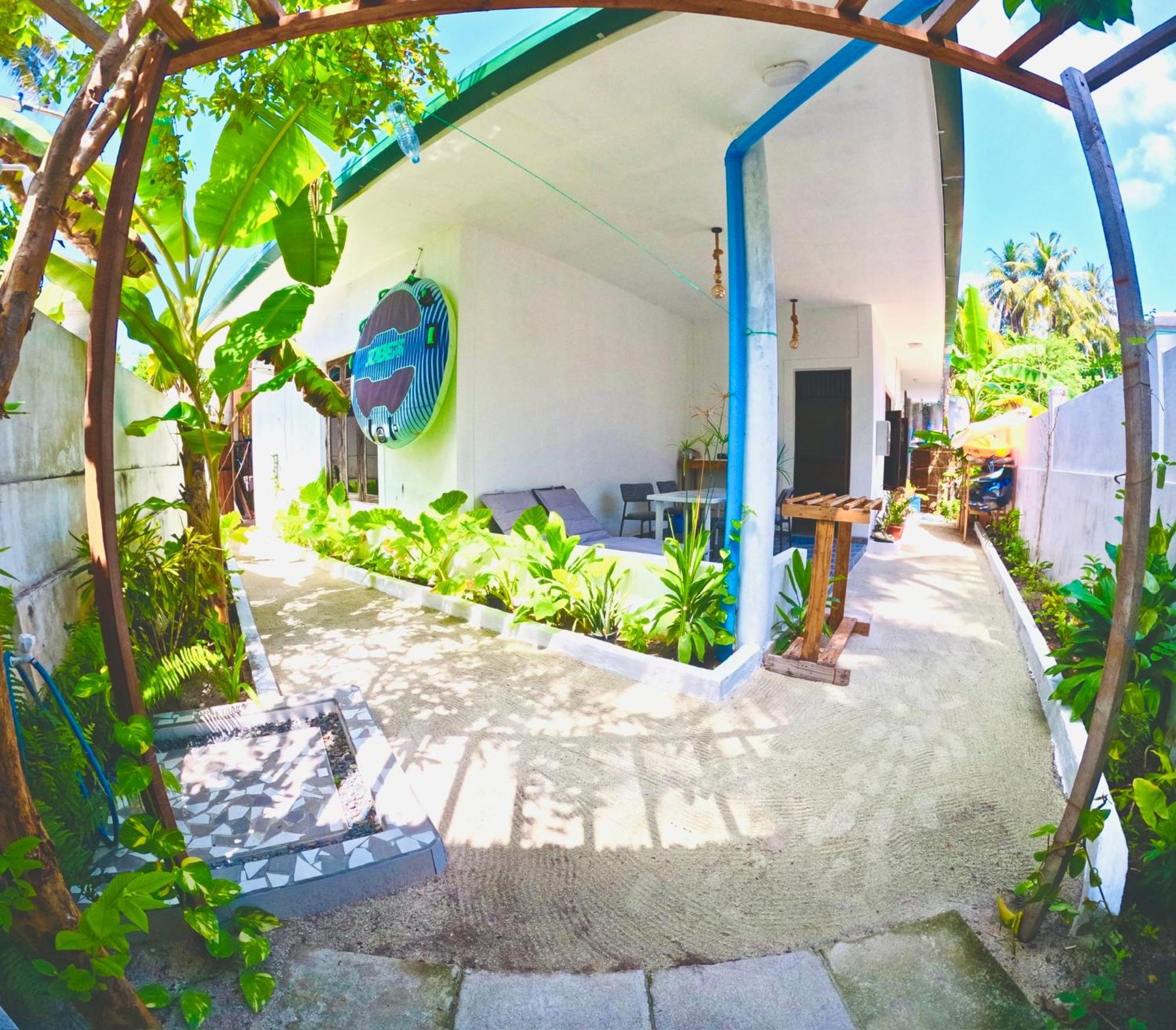 Hotel White Tern Maldives à Maamigili Extérieur photo