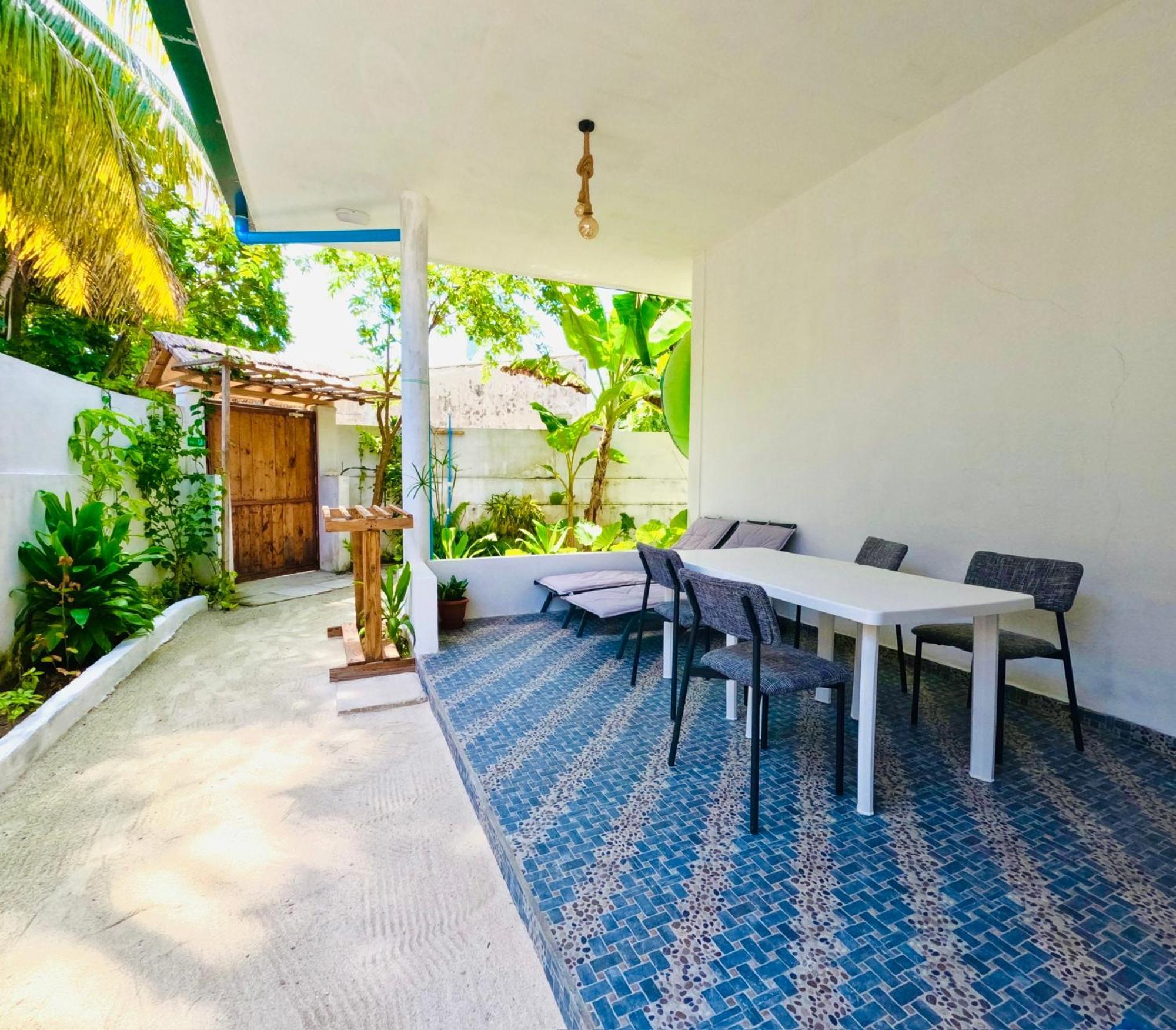 Hotel White Tern Maldives à Maamigili Extérieur photo